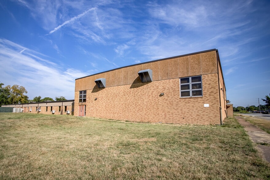 More Photos Of 1901 Mascoutah Ave, Belleville Schools For Sale