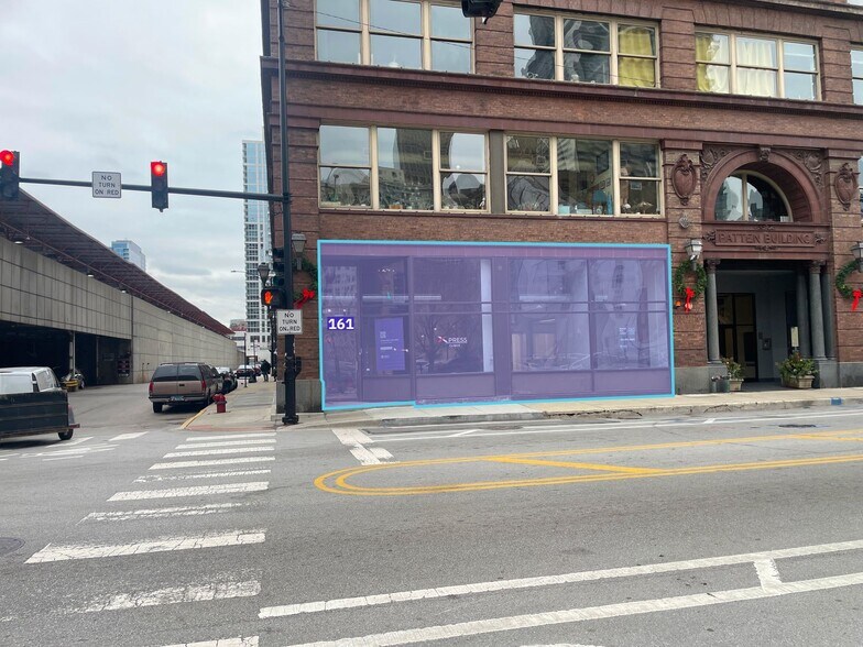 More Photos Of 161 W Harrison St, Chicago Apartments For Lease