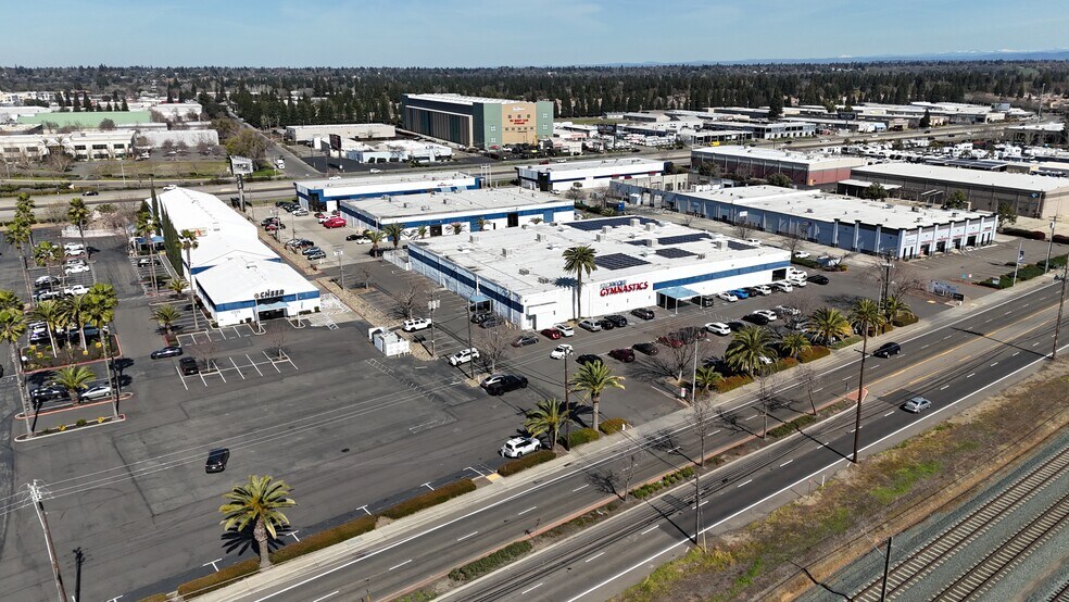 More Photos Of 11345 Folsom Blvd, Rancho Cordova Warehouse For Sale