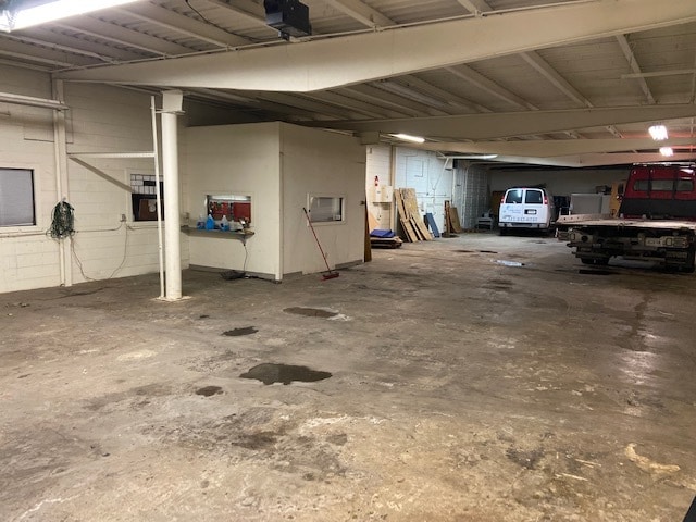 More Photos Of 2120-2140 Winter Ave, Indianapolis Light Distribution For Sale