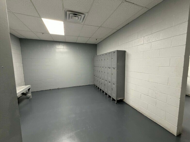 More Photos Of 1350 Cunningham Rd N, Kinston Warehouse For Lease