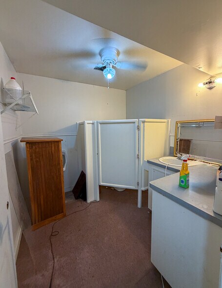 More Photos Of 108 Main st, Trinity Storefront For Sale