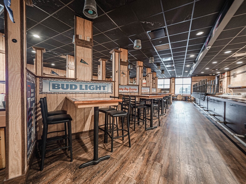 More Photos Of 401 Walker Dr, Henderson General Retail For Sale