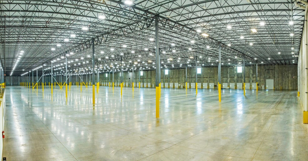 More Photos Of 100 Performance Dr, Mahwah Distribution For Lease