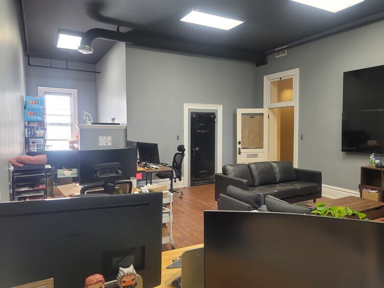 More Photos Of 1 E Center St, Provo Office For Sale
