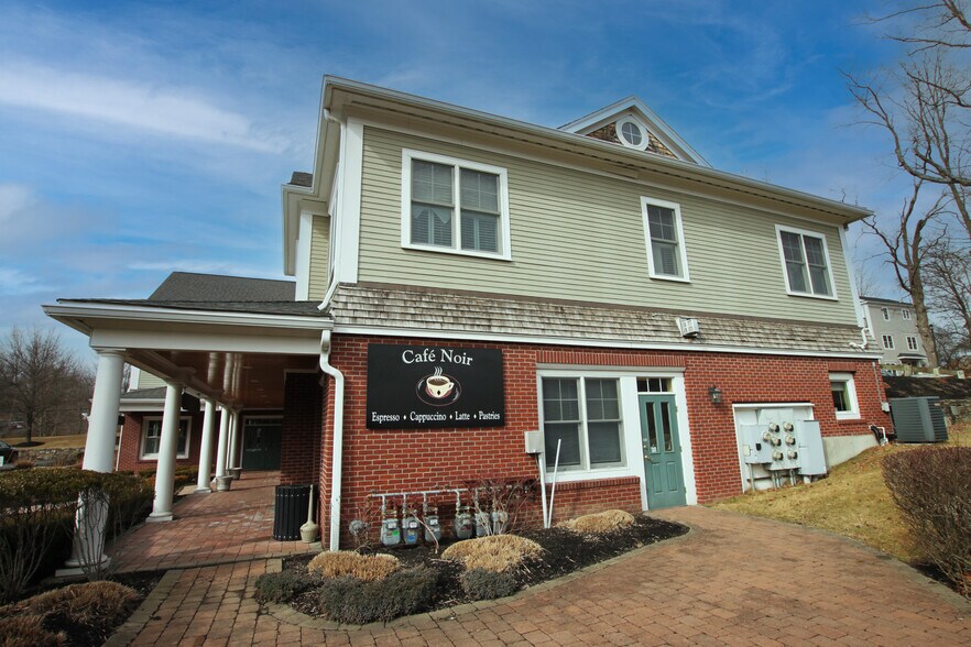 More Photos Of 307 Grafton St, Shrewsbury Office For Lease