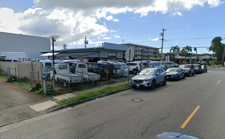 More Photos Of 3368 Waialae Ave, Honolulu Auto Dealership For Lease