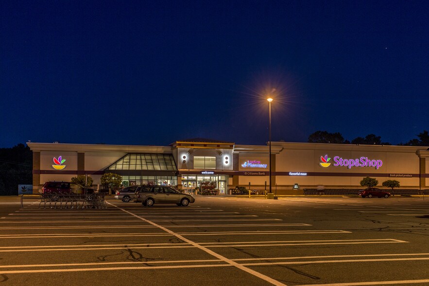 More Photos Of 125 Church St, Pembroke Unknown For Lease