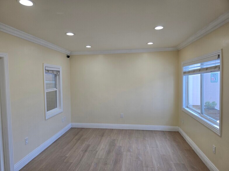 More Photos Of 910 S Victory Blvd, Burbank Storefront Retail Residential For Lease