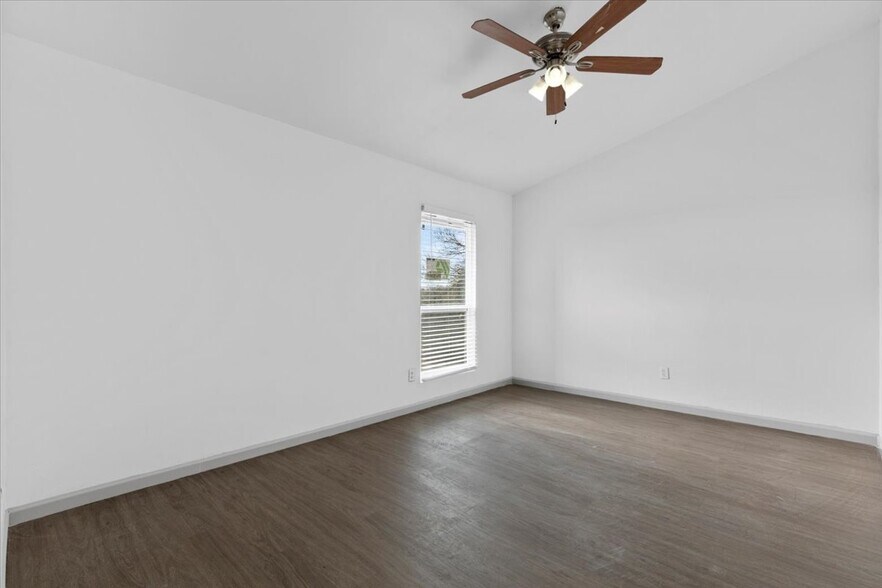 More Photos Of 5220 Tahoe Trl, Austin Apartments For Sale