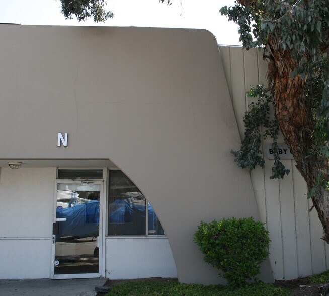 More Photos Of 12970 Branford St, Pacoima Warehouse For Lease
