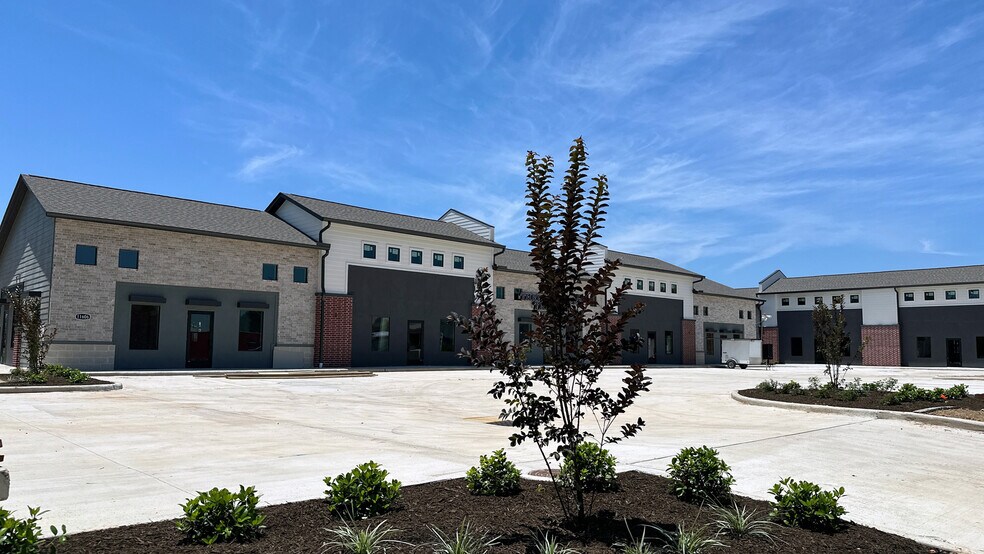 More Photos Of 11606 Westlock Dr, Tomball Medical For Sale