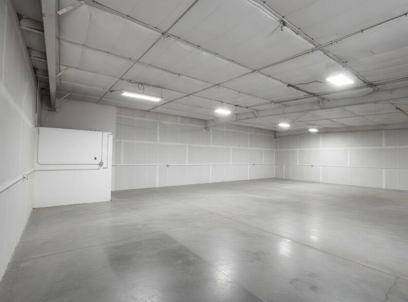 Primary Photo Of 1424-1428 E Broadway Rd, Phoenix Manufacturing For Lease