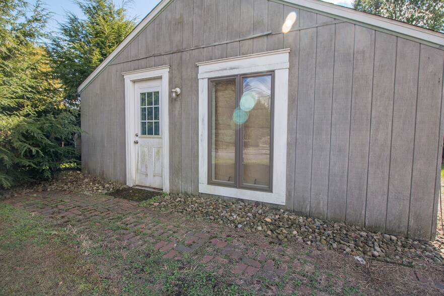 More Photos Of 1946 State Route 208, Pulaski Office For Sale