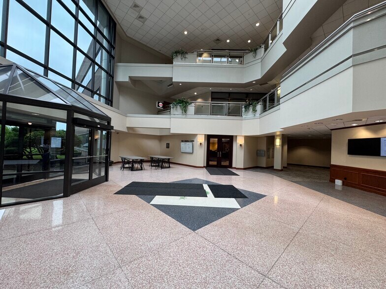 More Photos Of 4100 Edison Lakes Pky, Mishawaka Office For Sale