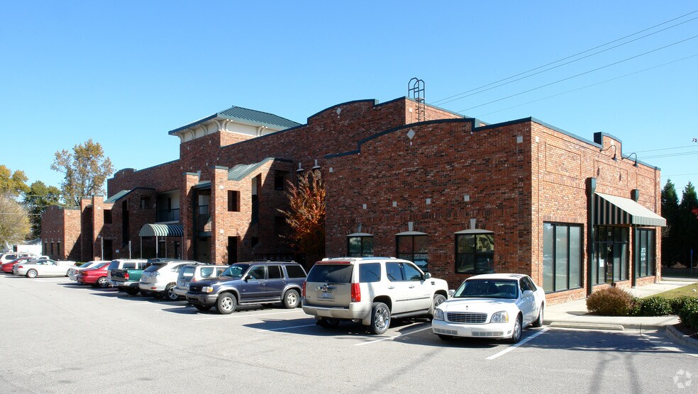 More Photos Of 501 N Salem St, Apex Storefront Retail Office For Sale