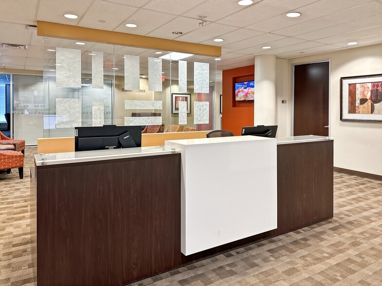 More Photos Of 2 County Court Blvd, Brampton Coworking Space