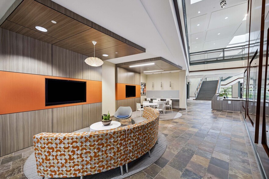 More Photos Of 4700 W Sam Houston Pky N, Houston Office For Lease