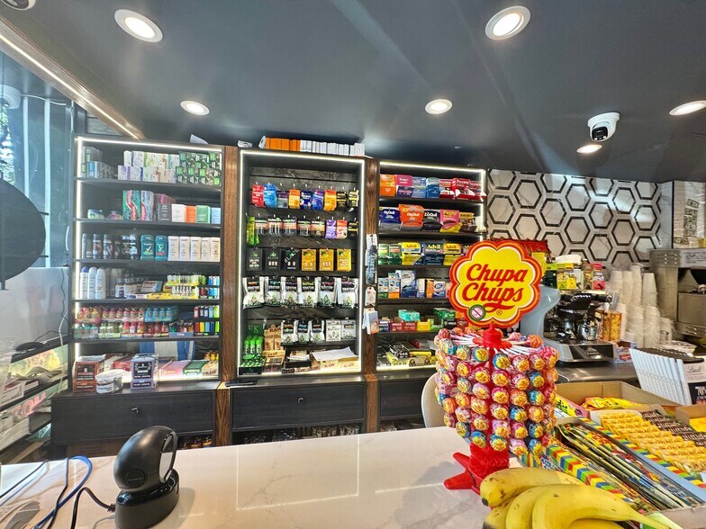 More Photos Of 322 Union Ave, Brooklyn General Retail For Sale