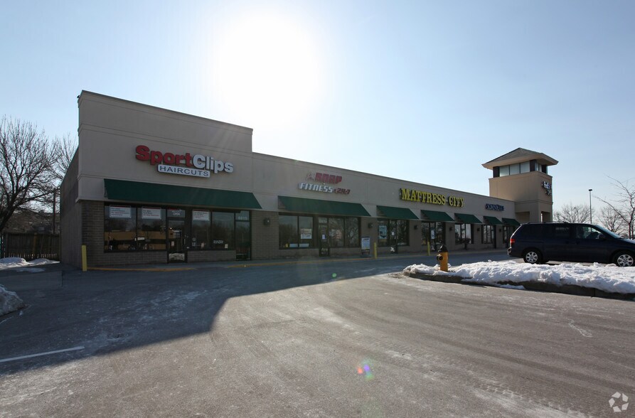 More Photos Of 8815-8829 Metcalf Ave, Overland Park Unknown For Lease