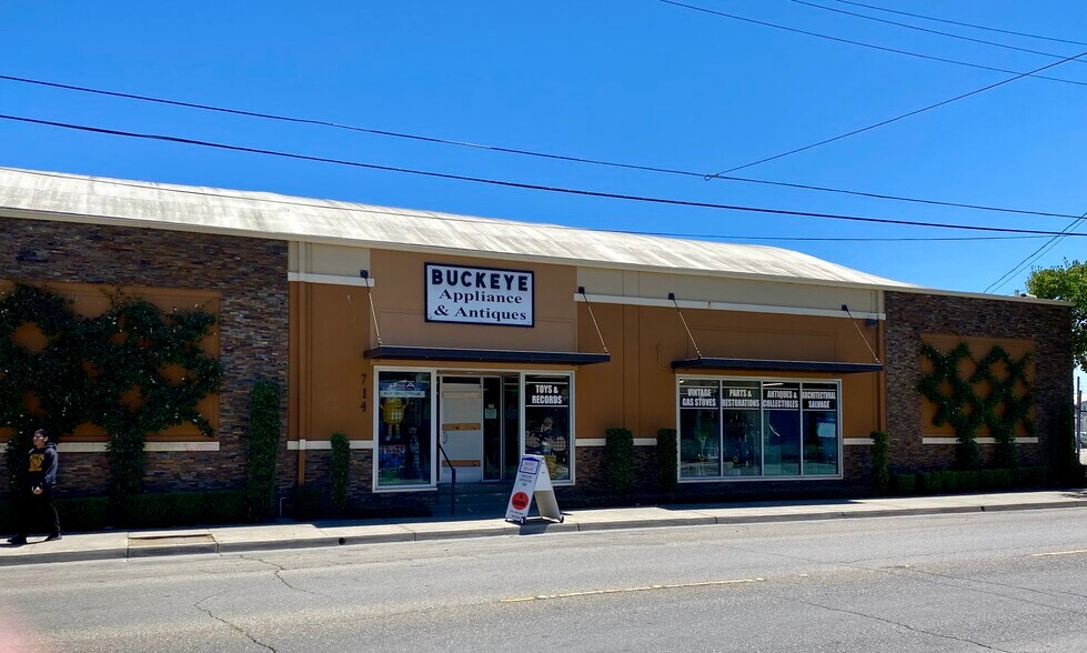 More Photos Of 702-714 W Fremont St, Stockton Light Distribution For Sale