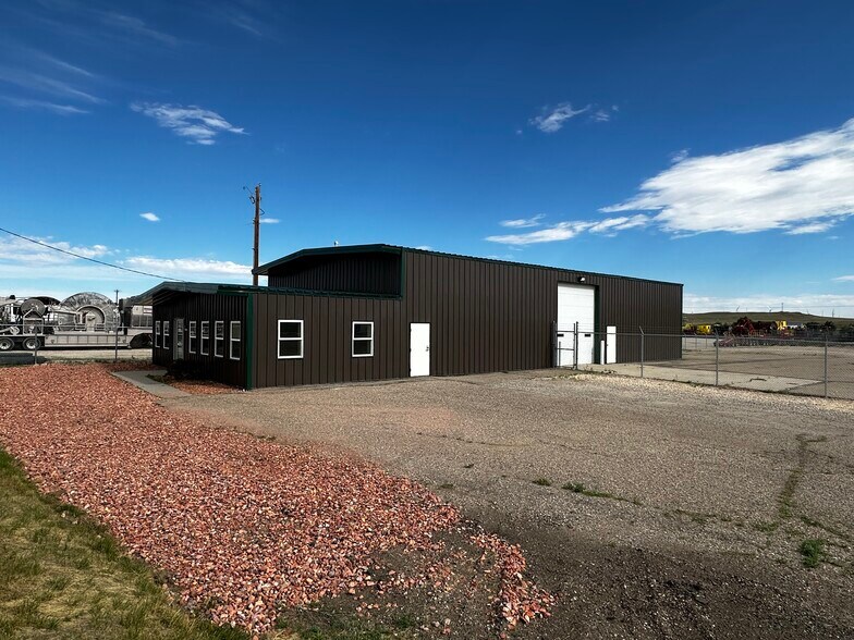 More Photos Of 6400 Yellowstone Hwy, Evansville Warehouse For Lease