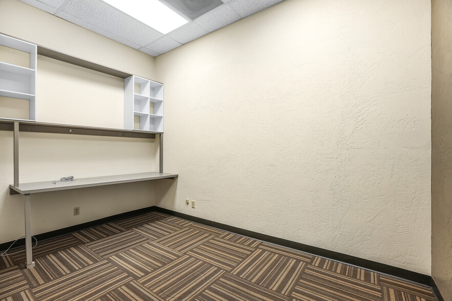 More Photos Of 2100 E Tahquitz Canyon Way, Palm Springs Medical For Lease