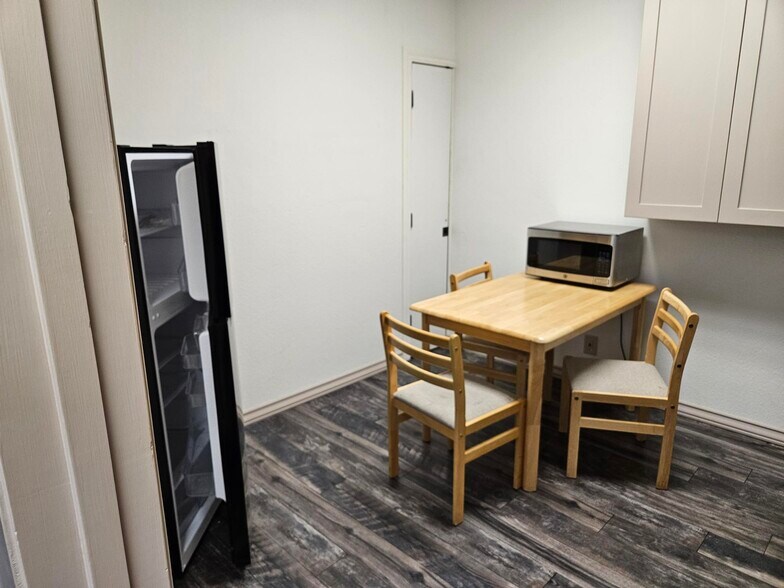 More Photos Of 5510 Skylane Blvd, Santa Rosa Office For Lease