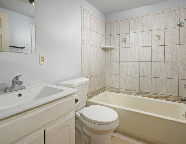 More Photos Of 9715 S Broadway, Los Angeles Multifamily For Sale