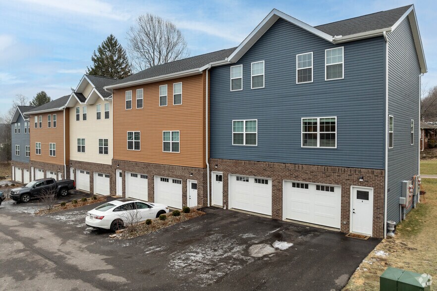Primary Photo Of 1241 Bailey Rd, Cuyahoga Falls Apartments For Sale