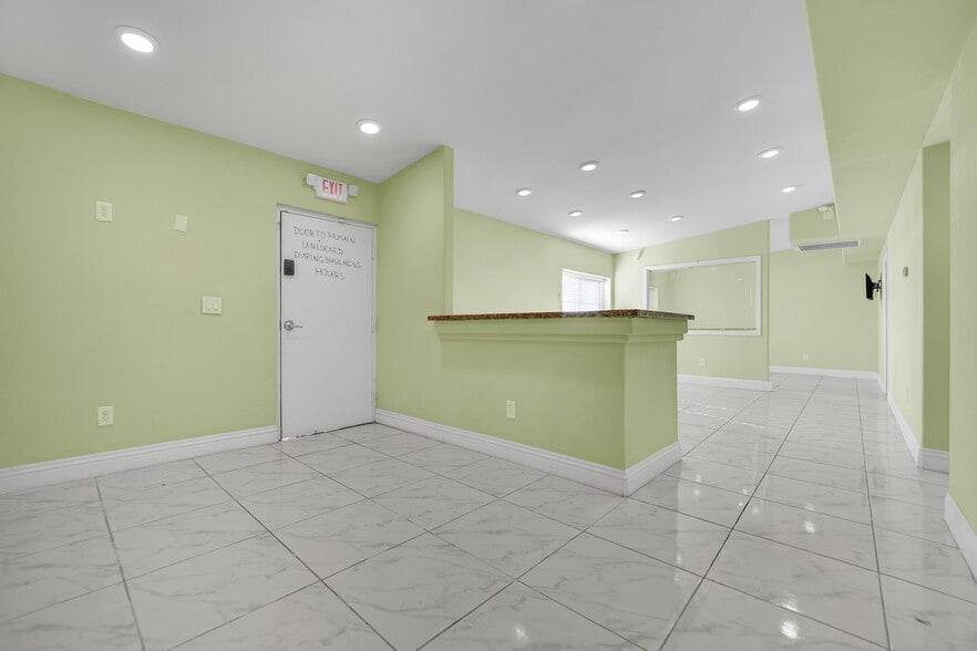 More Photos Of 1610 E Sahara Ave, Las Vegas Storefront Retail Office For Sale