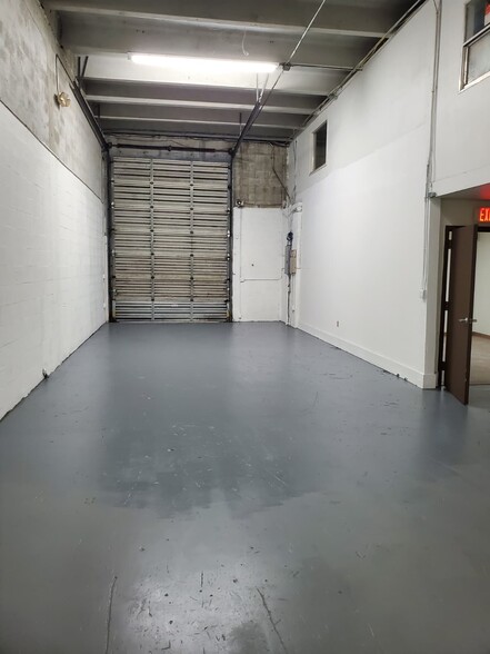 More Photos Of 2640-2666 W 79th St, Hialeah Warehouse For Lease