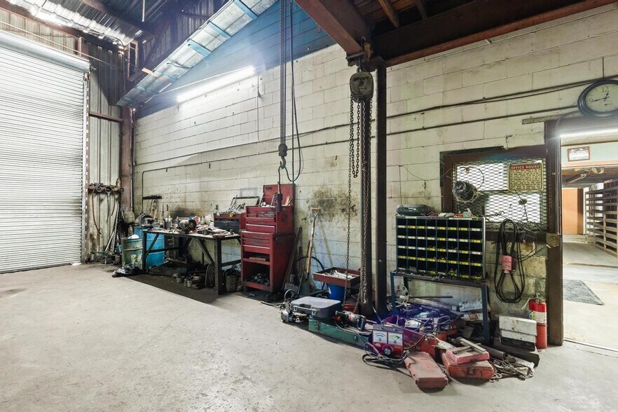 More Photos Of 15928 County Road 108, Hilliard Service For Sale