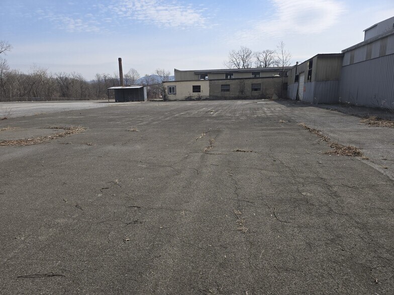 More Photos Of , New Windsor Township Industrial For Sale