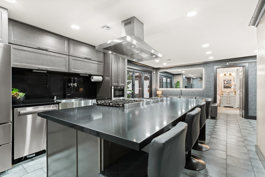 More Photos Of 2366 Main St, Ramona Office For Sale