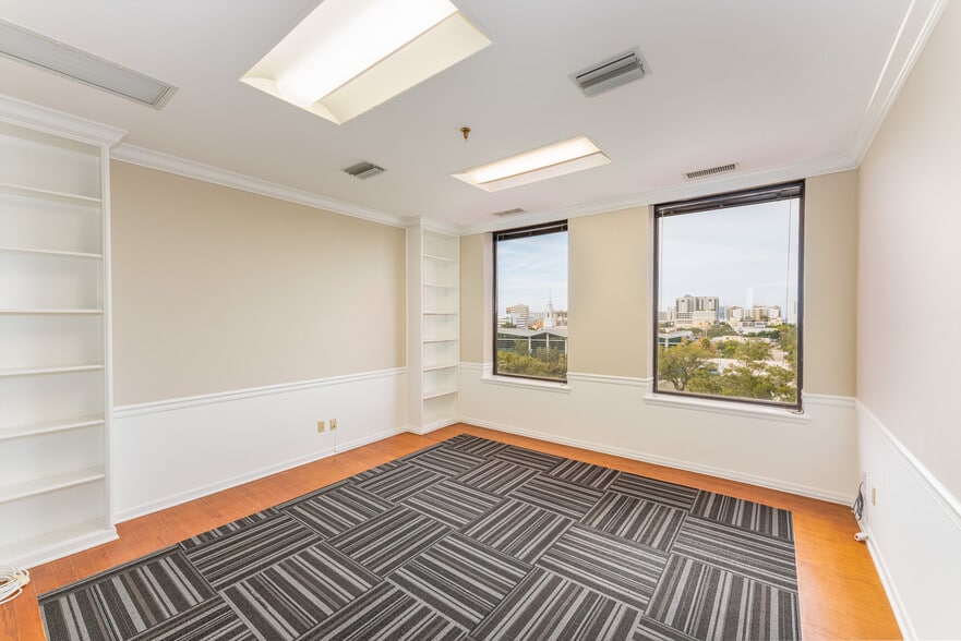 More Photos Of 1800 2nd St, Sarasota Office Residential For Lease