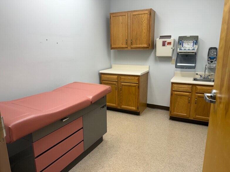More Photos Of 1203 Industrial Park Rd, South Fulton Medical For Lease