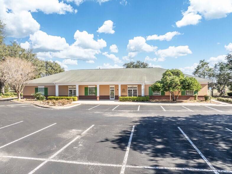 Primary Photo Of 3401 Southern Trce, The Villages Office For Sale