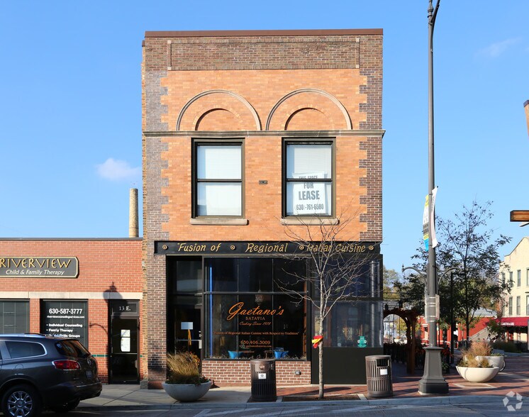 More Photos Of 15 E Wilson St, Batavia Storefront Retail Office For Lease