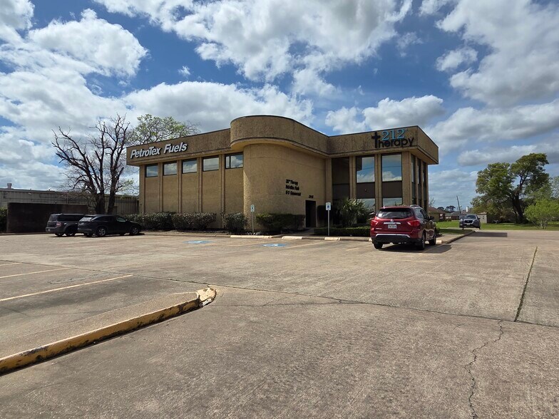 More Photos Of 1844 & 1846 Interstate 10 S, Beaumont Medical For Sale