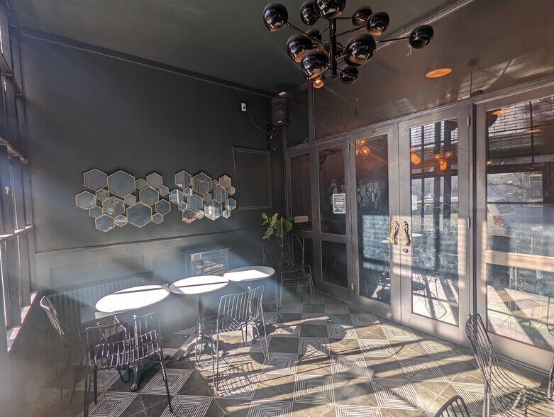 More Photos Of 581 Myrtle Ave, Brooklyn Restaurant For Lease