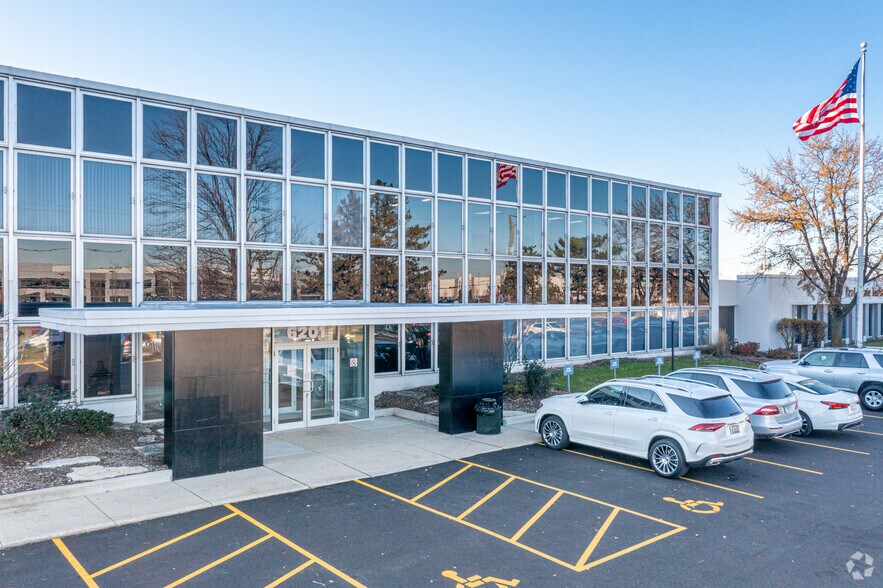 More Photos Of 6201-6299 W Howard St, Niles Light Manufacturing For Lease