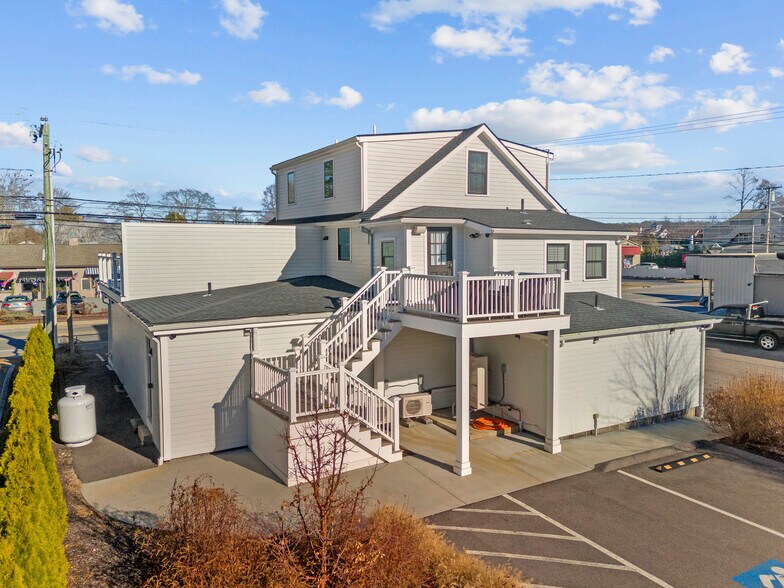 More Photos Of 44 Williams Ave, Mystic General Retail For Sale