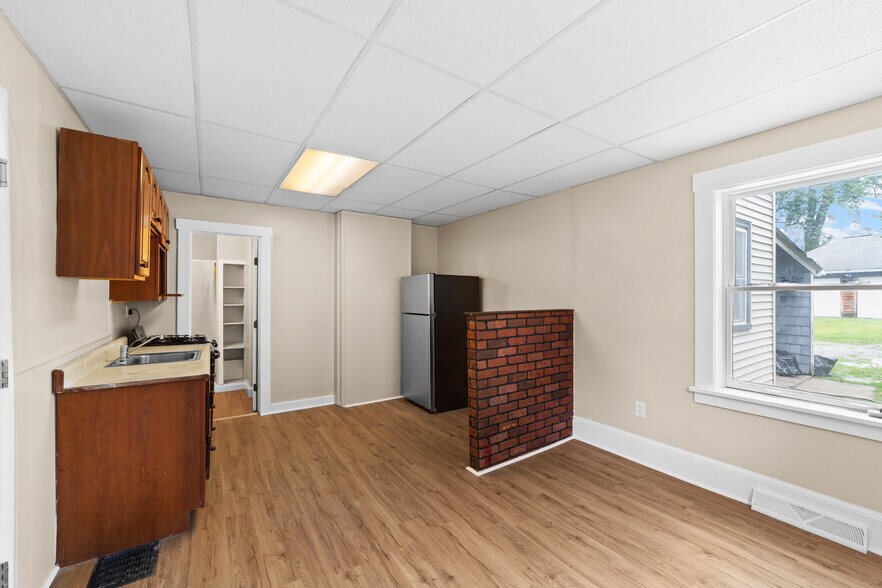 More Photos Of 579 Broadway Ave, Bedford Apartments For Sale