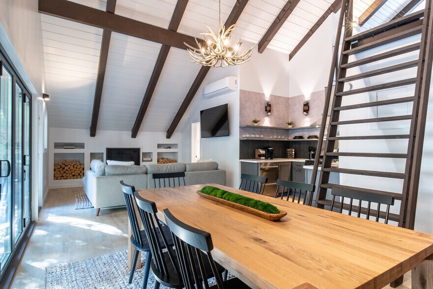 More Photos Of 306 Loch Leven Rd, Lake Arrowhead Hotel For Sale