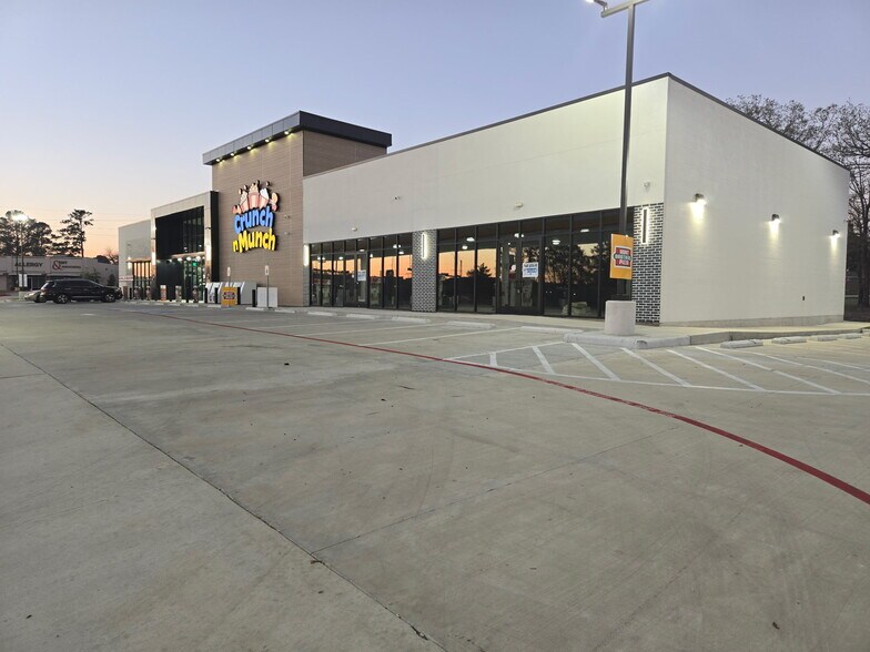 More Photos Of 18184 TX-105, Montgomery General Retail For Lease