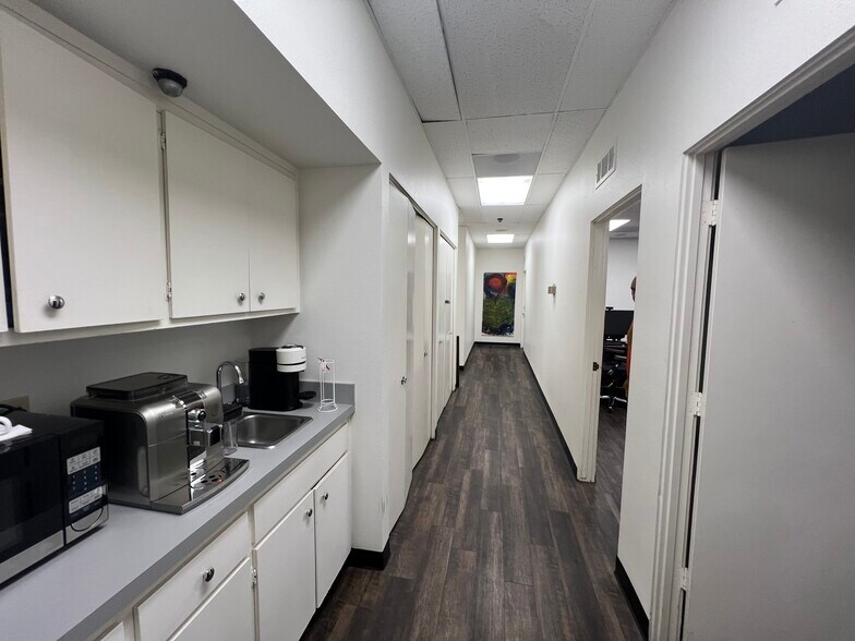 More Photos Of 9540 Cozycroft Ave, Chatsworth Manufacturing For Lease