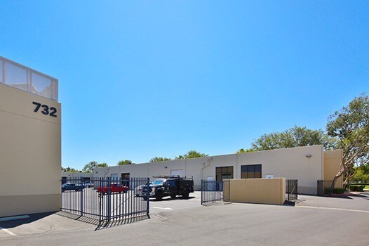 More Photos Of 720 E Carnegie Dr, San Bernardino Light Distribution For Lease