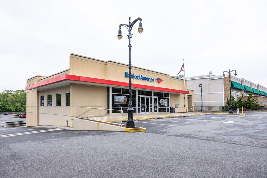 More Photos Of 8225 Jericho Tpke, Woodbury Bank For Sale