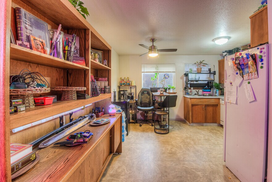 More Photos Of 8-10 S 11th Ave, Yakima Apartments For Sale
